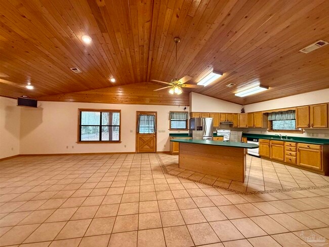 Building Photo - 7769 Lakeside Dr