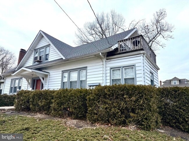 Foto del edificio - 3330 E Hollywood Cir