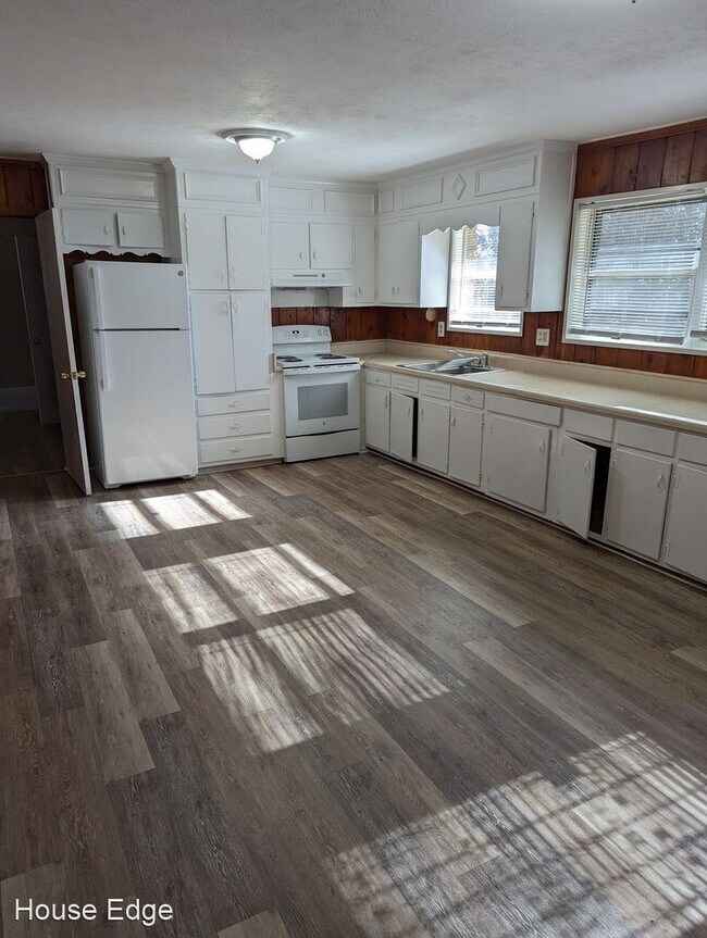Foto del edificio - 4 br, 1.5 bath House - 2700 Dunmoreland Ter