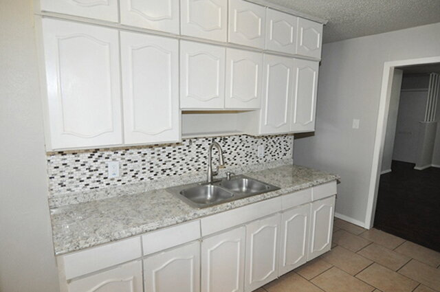 Foto del edificio - "COMING IN LATE JANUARY - Charming 3-2-2 home in the heart of Irving!"