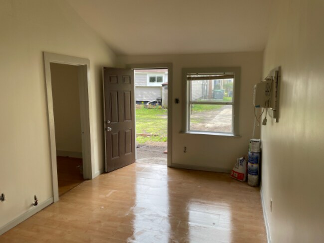 Foto del edificio - 2053 Linden Ave