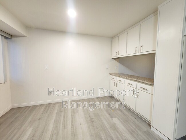 Foto del edificio - 8755 Navajo Rd