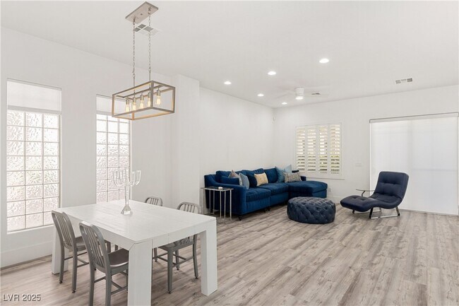 Foto del edificio - 9228 Whitekirk Pl