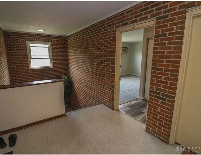 Foto del edificio - 311 N College Ave