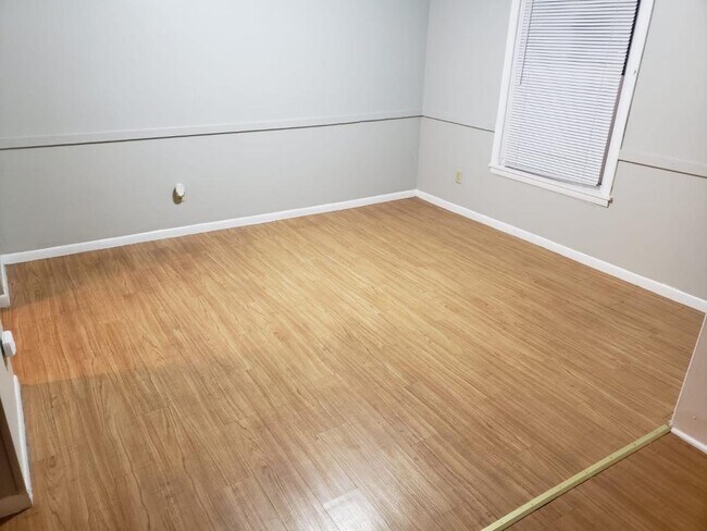 Foto del edificio - 1240 Briar Manor