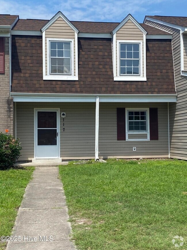 Building Photo - 117 Palace Cir