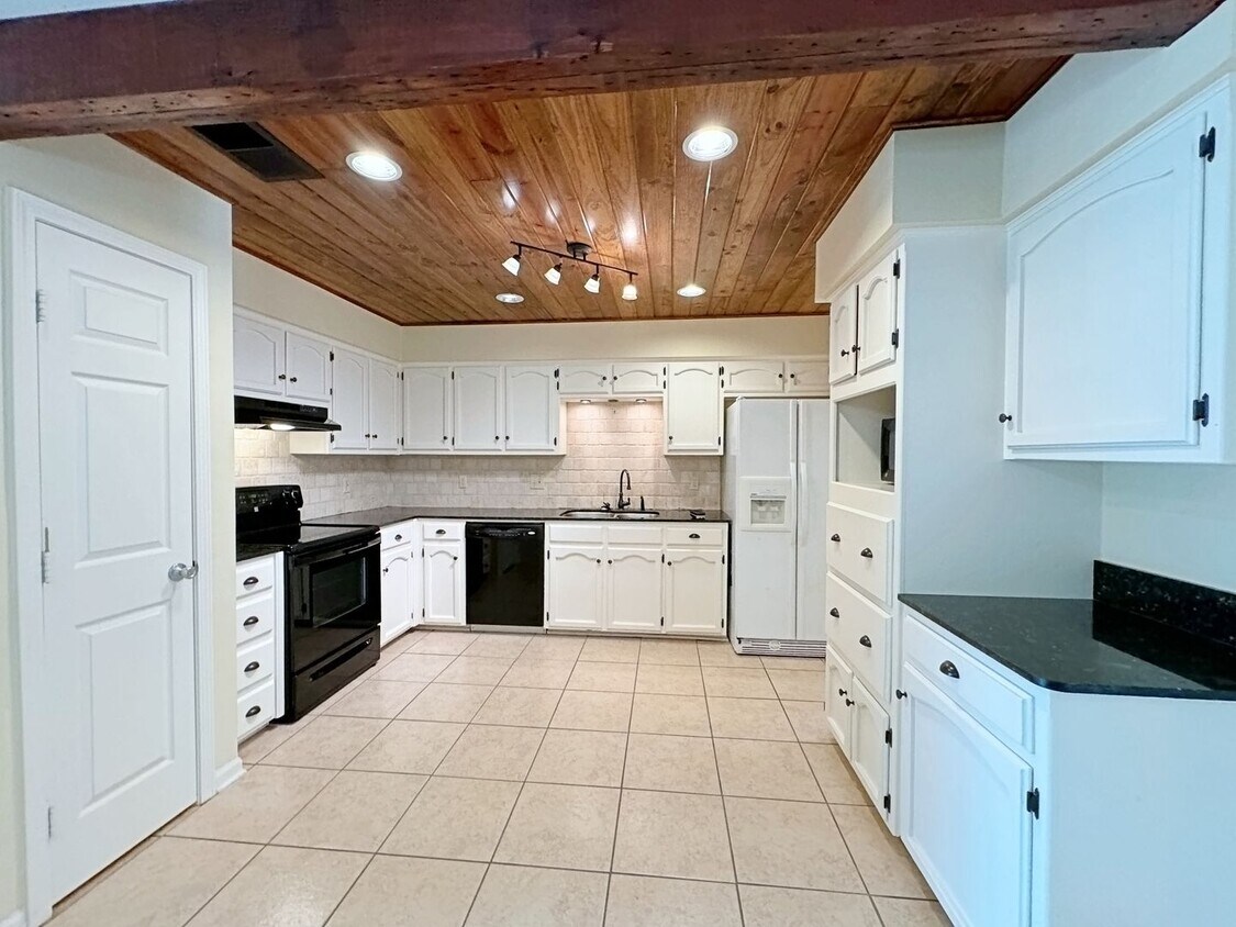 Primary Photo - Custom Remodeled Townhome off Jefferson Hwy