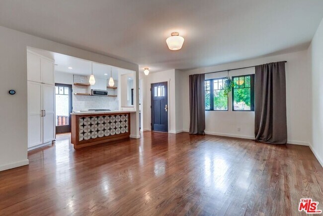 Foto del edificio - 3725 Edenhurst Ave