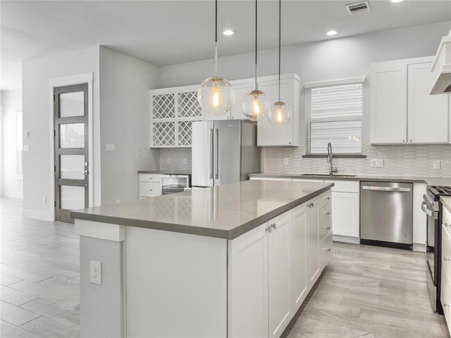 Foto del edificio - 1602 Westside Gardens Ln