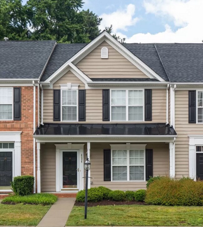 Foto del edificio - Gorgeous Townhome in Western Henrico!