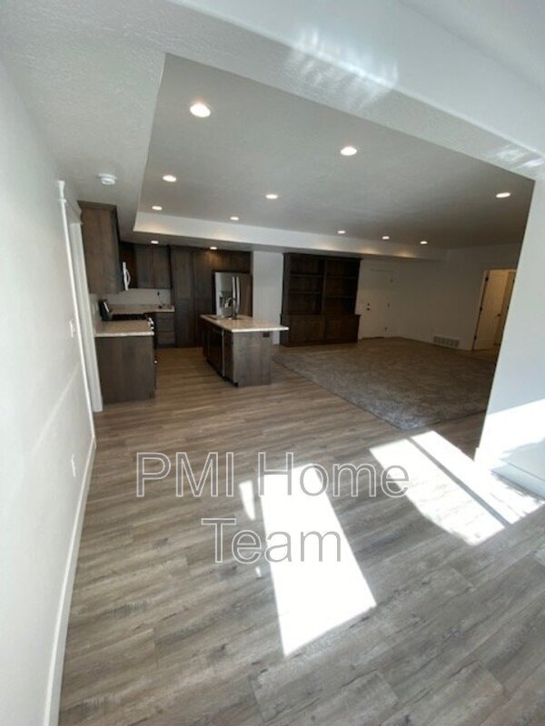 Foto del edificio - 1284 Mary Ln