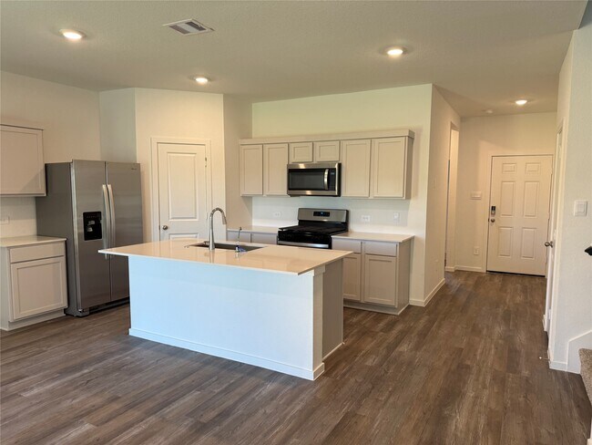 Foto del edificio - 23548 Skyward Ln