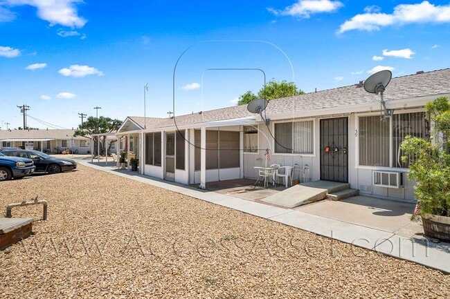 Building Photo - Lovely 55+ Senior Community Home With 1 Be...