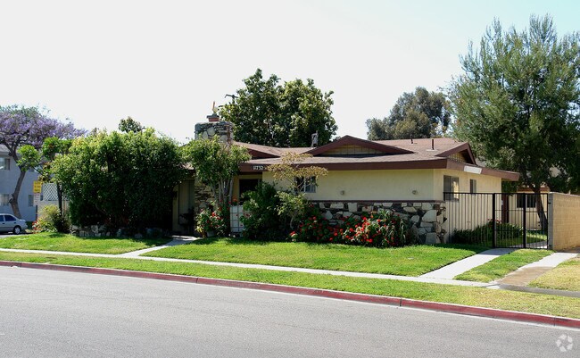 Building Photo - 11732 Stuart Dr