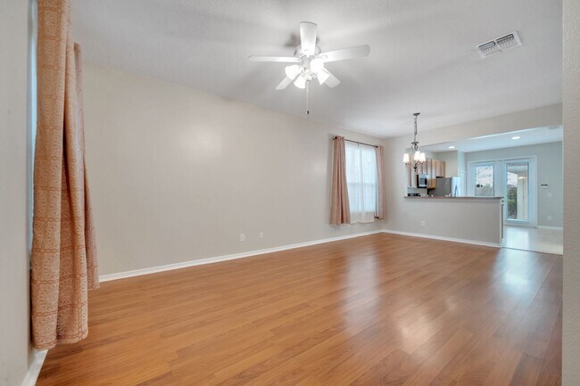 Building Photo - Summerport @ Horizon West 2/2 Charming Town home Available in April!