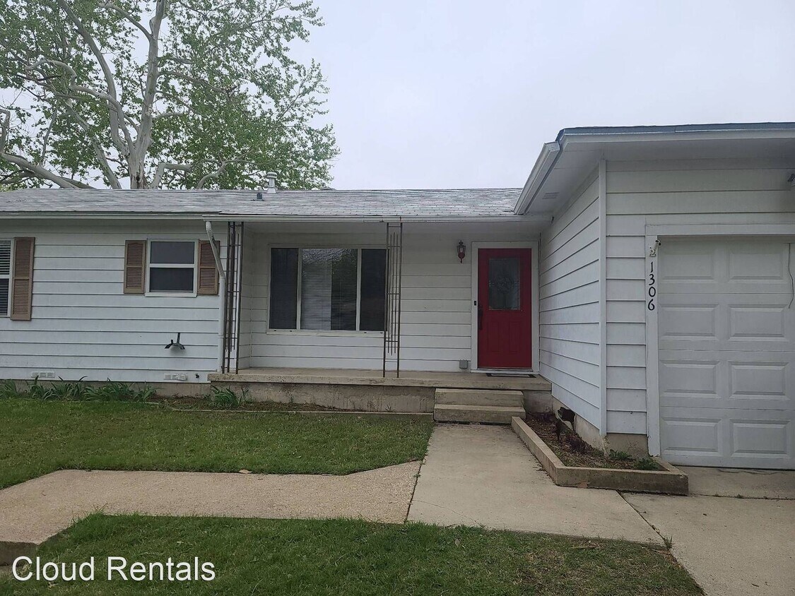 Primary Photo - 3 br, 1 bath House - 1306 Duval Dr