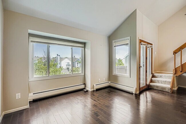 Foto del edificio - Beautiful, Updated 1 Bedroom Condo on Pear...