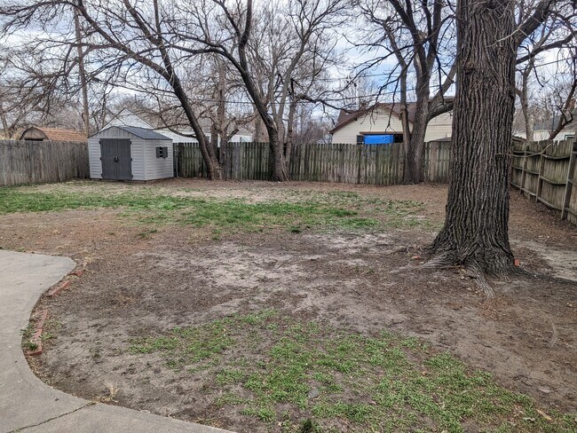 Building Photo - 2545 E Aloma St