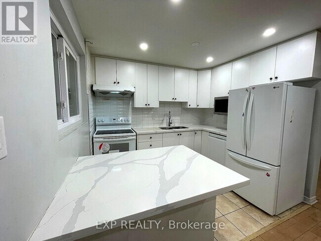 Photo du bâtiment - 184 Hollyberry Trail