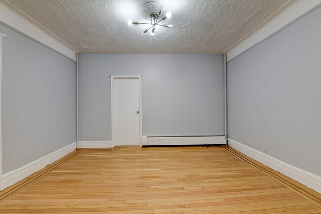 Building Photo - 433 74th St