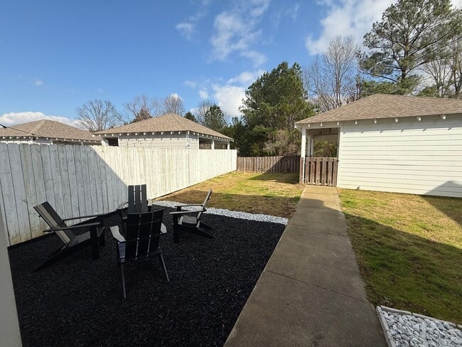 Building Photo - ** 4 Bed 2.5 Bath located in Pike Road ** Call 334-366-9198 to schedule a self-tour