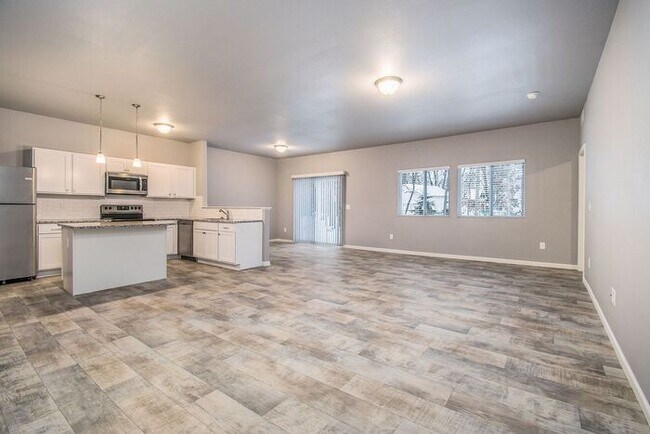Building Photo - 1733 Bluff Ridge Ct