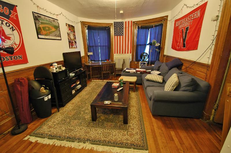 Primary Photo - 116 Hemenway St