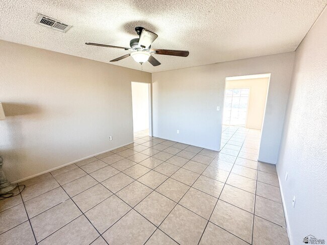 Building Photo - 3845 S Cactus Wren Way