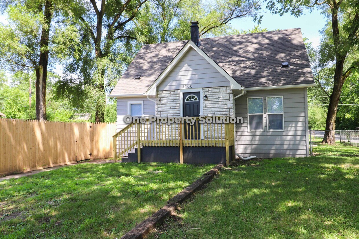 Primary Photo - 2700 W 41st Ave