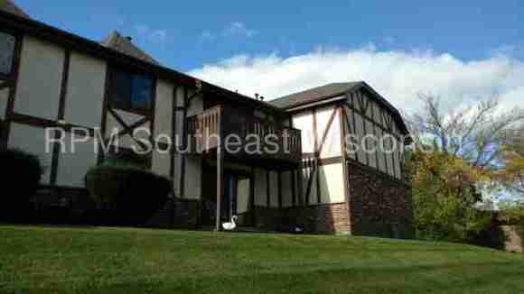 Foto del edificio - 6011 W Port Ave