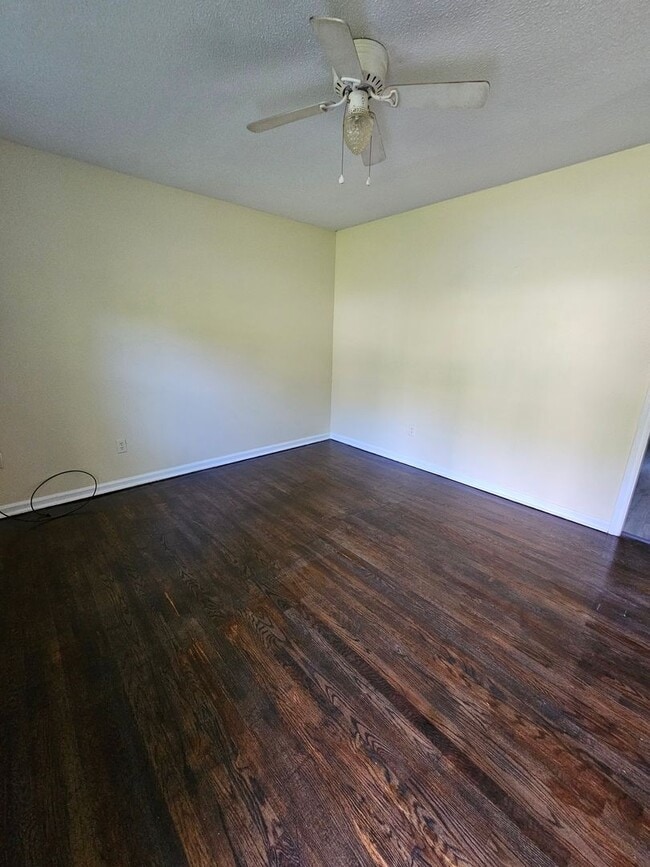 Foto del edificio - 2 BR off Old Winston Rd!
