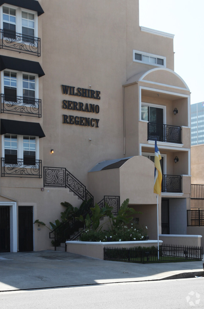 Foto del edificio - Wilshire Serrano Regency