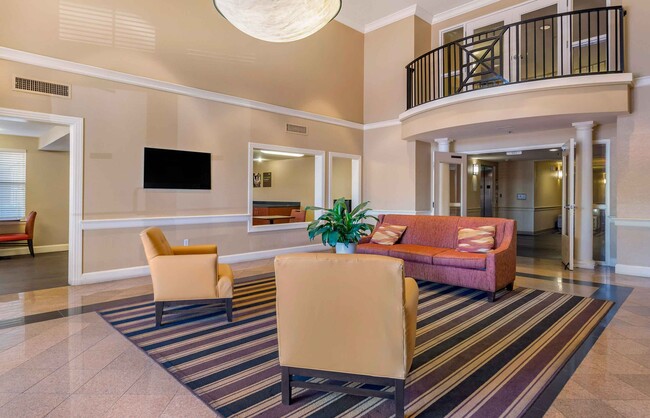 Lobby and Guest Check-in - Furnished Studio - Tampa