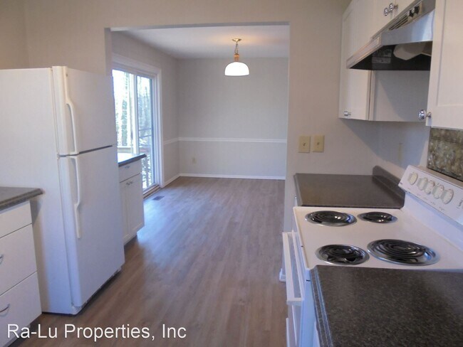 Building Photo - 3 br, 1.5 bath House - 1910 Halifax Ct.