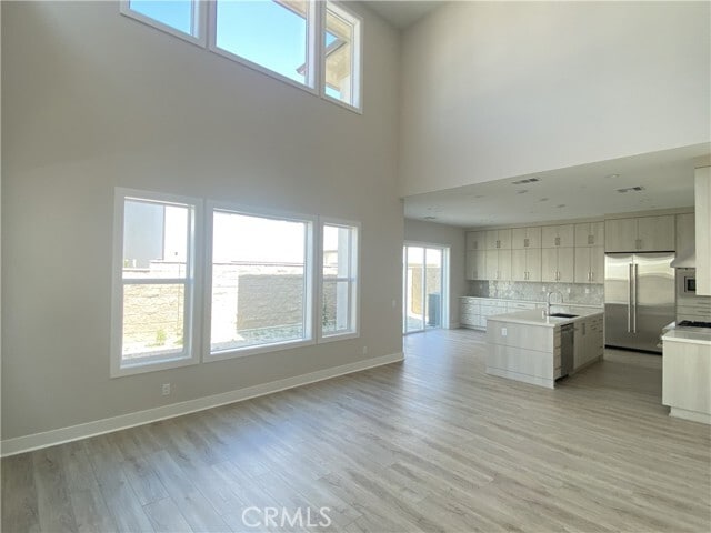 Building Photo - 160 Longden