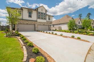 Building Photo - 442 Lake Day Dr