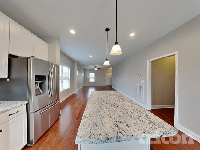 Foto del edificio - 1363 Coates Ln