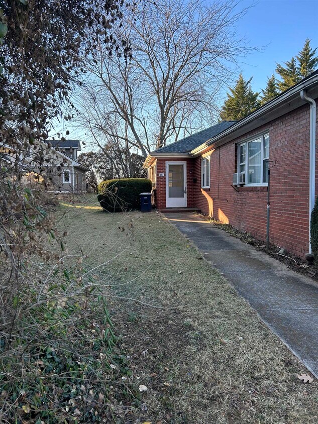 Foto principal - 383 Monticello Ave
