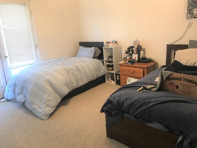 Building Photo - 565 N 300 E