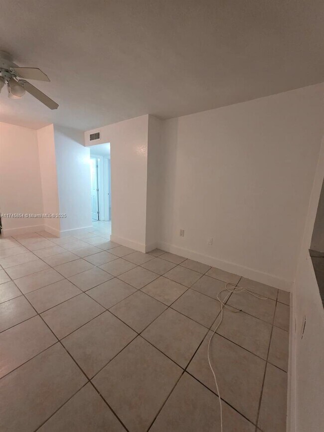 Building Photo - 8312 NE Miami Ct