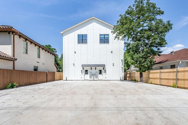 Foto del edificio - 3135 Greene Ave