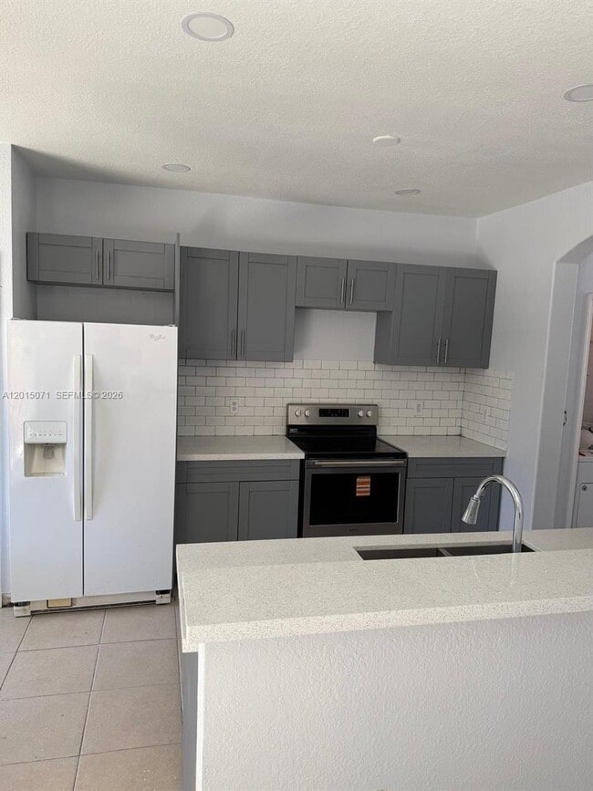 Building Photo - 10906 SW 243rd Ln