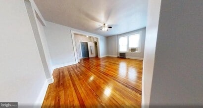 Building Photo - 307 Dolphin St