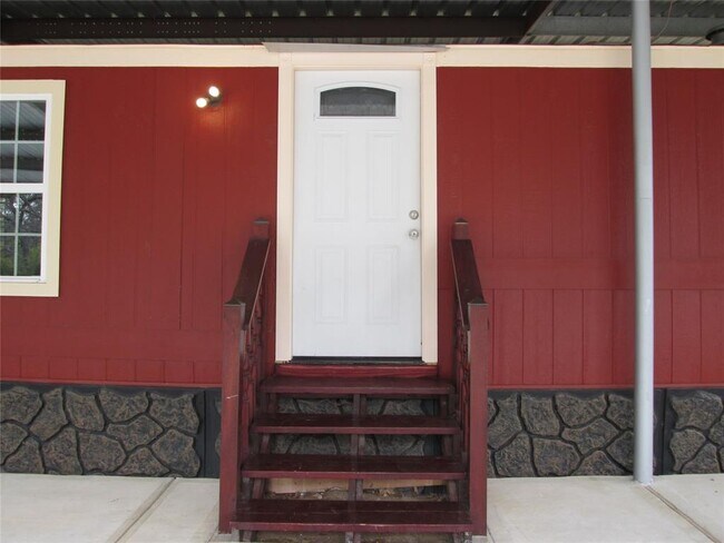 Building Photo - 31319 Debbi Ln