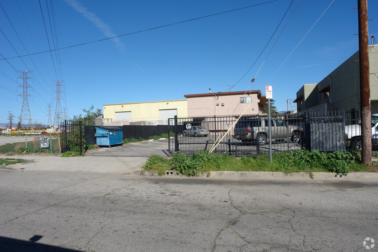 Building Photo - 12006 Runnymede St