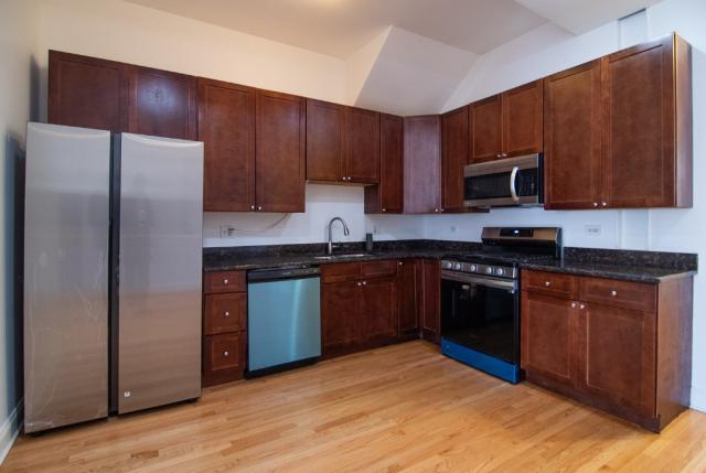 Foto del edificio - 4 bedroom in CHICAGO IL 60637