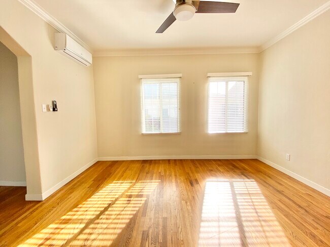 Foto del edificio - 1139 S Oakhurst Dr