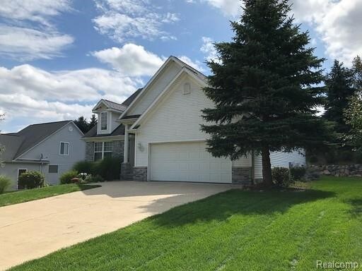 Foto principal - 111 Jamestown Dr