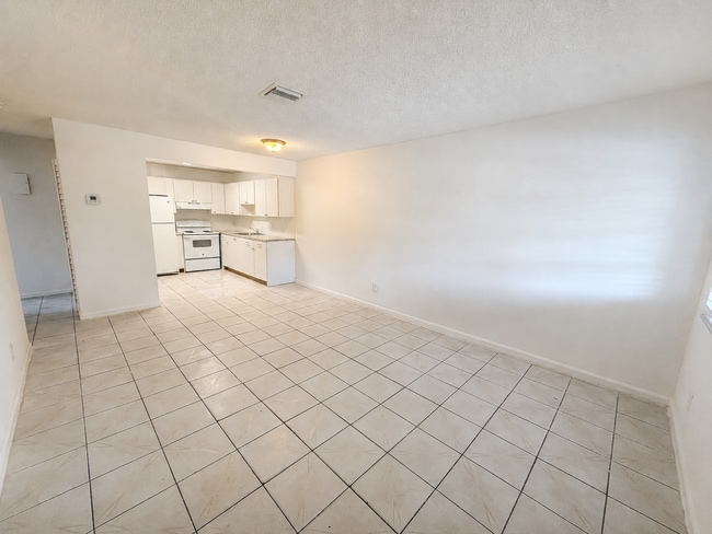 Building Photo - 500 NW 35th St