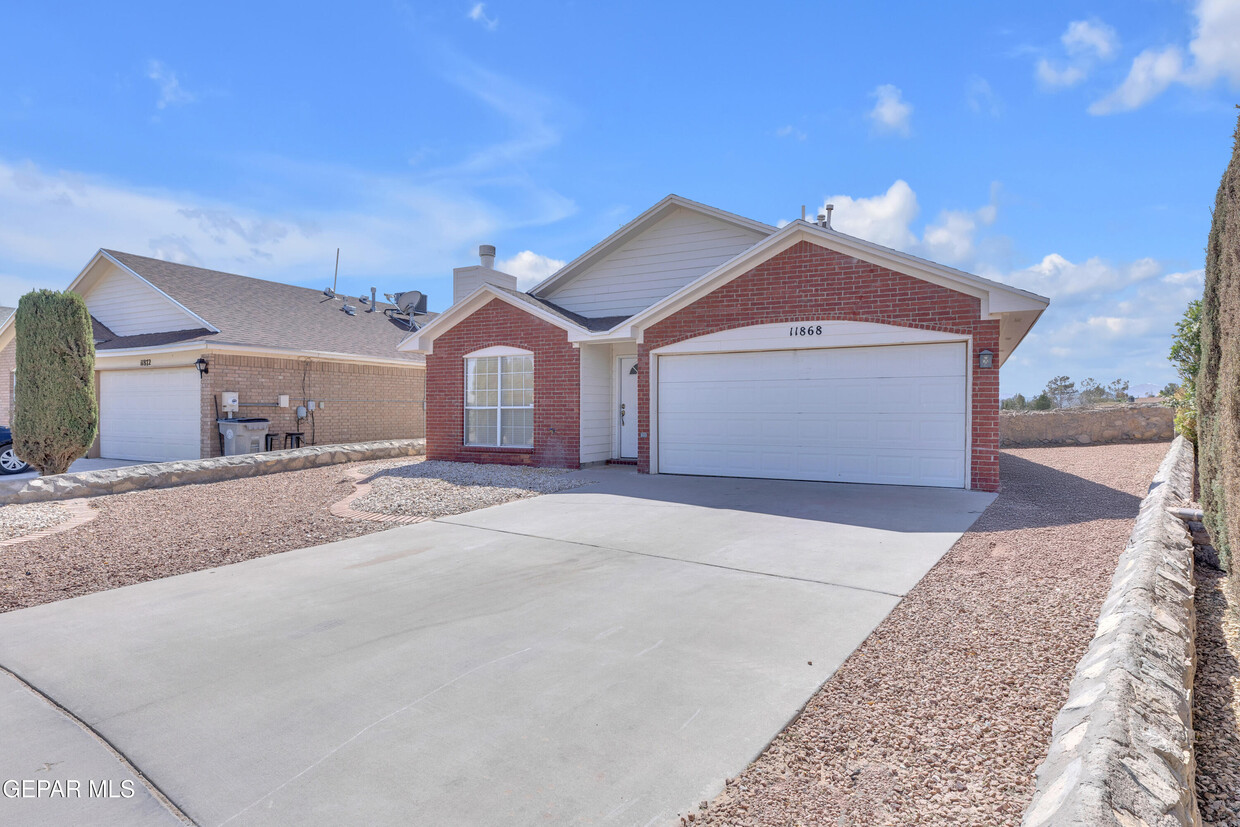 Foto principal - 11868 Oak Crossing Dr
